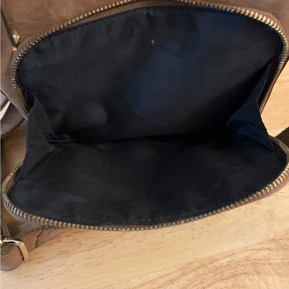 Estalon Genuine Leather Crossbody - Picture 11 of 12